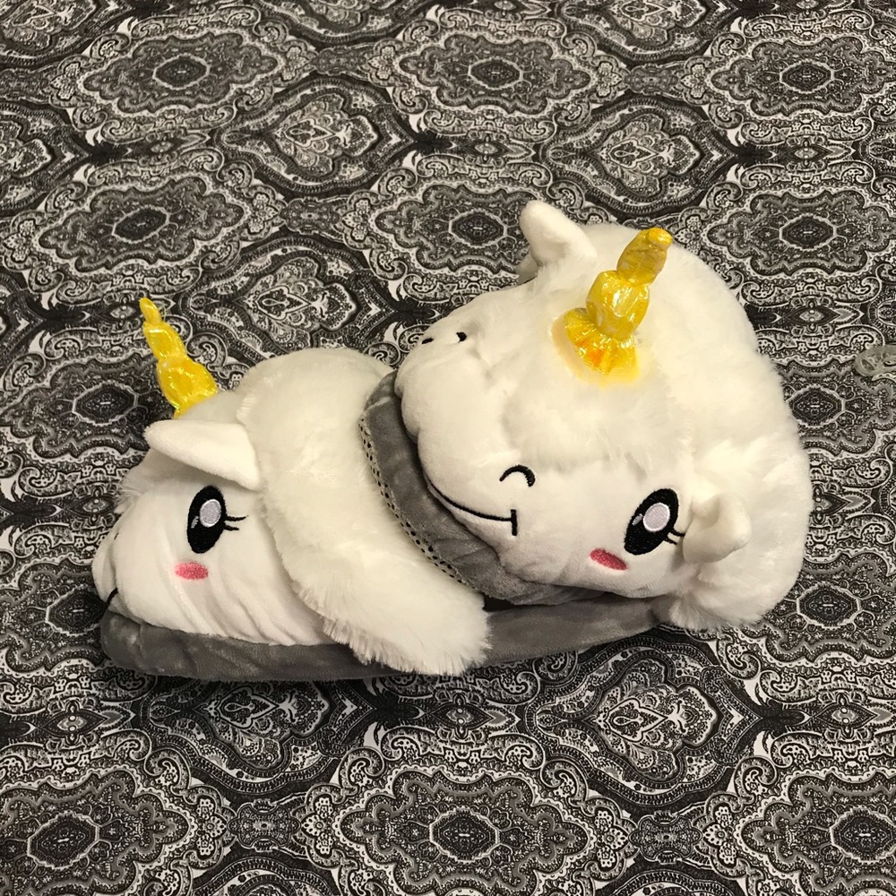 Unicorn Slippers Size XL NWOT